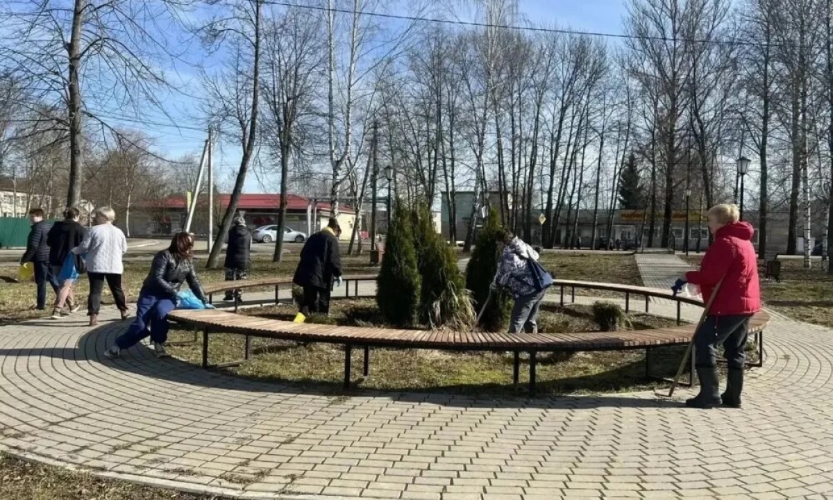 В Ярославской области тысячи жителей вышли на Всероссийский субботник