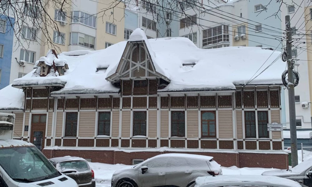 Ярославцы боятся ходить мимо гостиницы в центре города Ярославцы боятся ходить мимо гостиницы в центре города