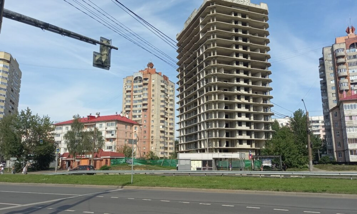 В Ярославле начались работы на заволжской недостроенной высотке