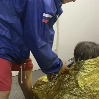 В Ярославле спасатели извлекли из воды купавшихся в грозу детей