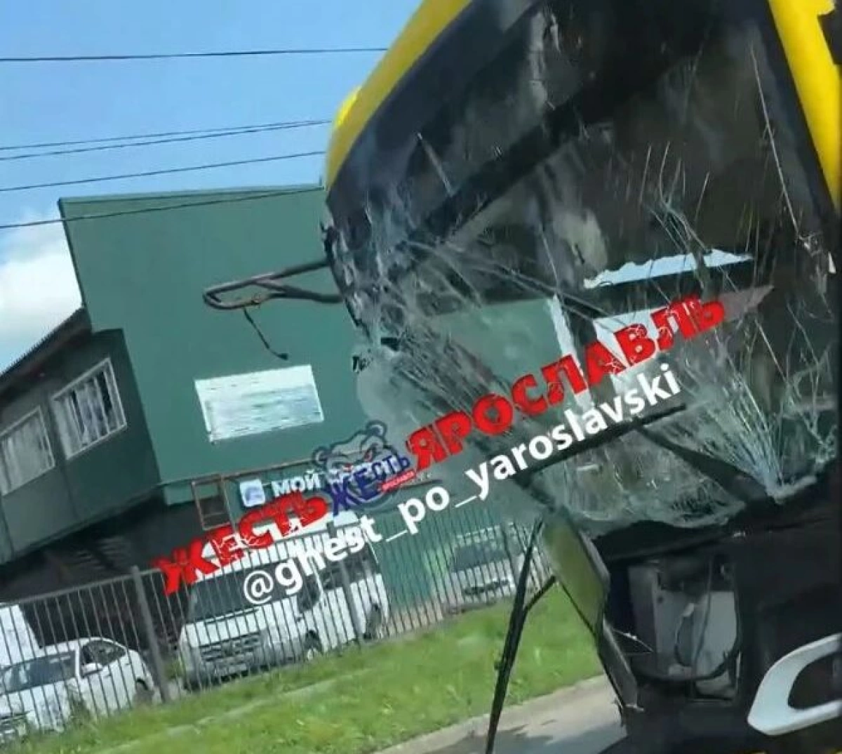 В ДТП с &laquo;Яавтобусом&raquo; на проспекте Октября пострадали шесть человек